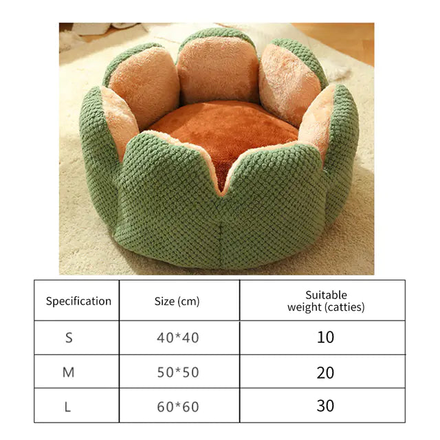 Green flower-shaped cat bed for small dogs and cats, available in sizes S-L, ensuring warmth and comfort.
